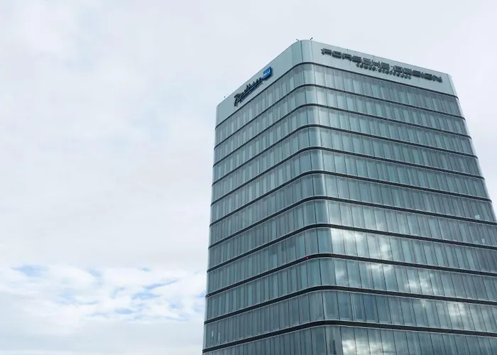 Radisson Blu At Porsche Design TowerHotel Stuttgart